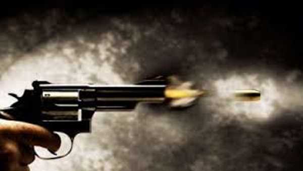 एएमयू के पूर्व छात्र की कैम्पस में गोली मारकर हत्या एएमयू के पूर्व छात्र की कैम्पस में गोली मारकर हत्या